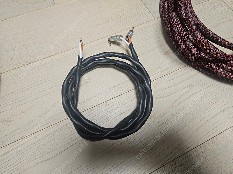 홈씨어터용 스피커 엠프외 B&W 스피커 이미지