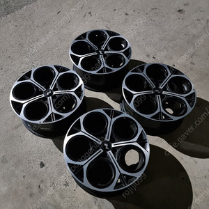 19인치 아반떼N 신형 디아블로 버젼 벨로스터N 올뉴투싼ix 투싼TL 투싼NX4 싼타페TM 싼타페DM 싼타페MX5 팰리세이드 펠리세이드 맥스크루즈 베라크루즈