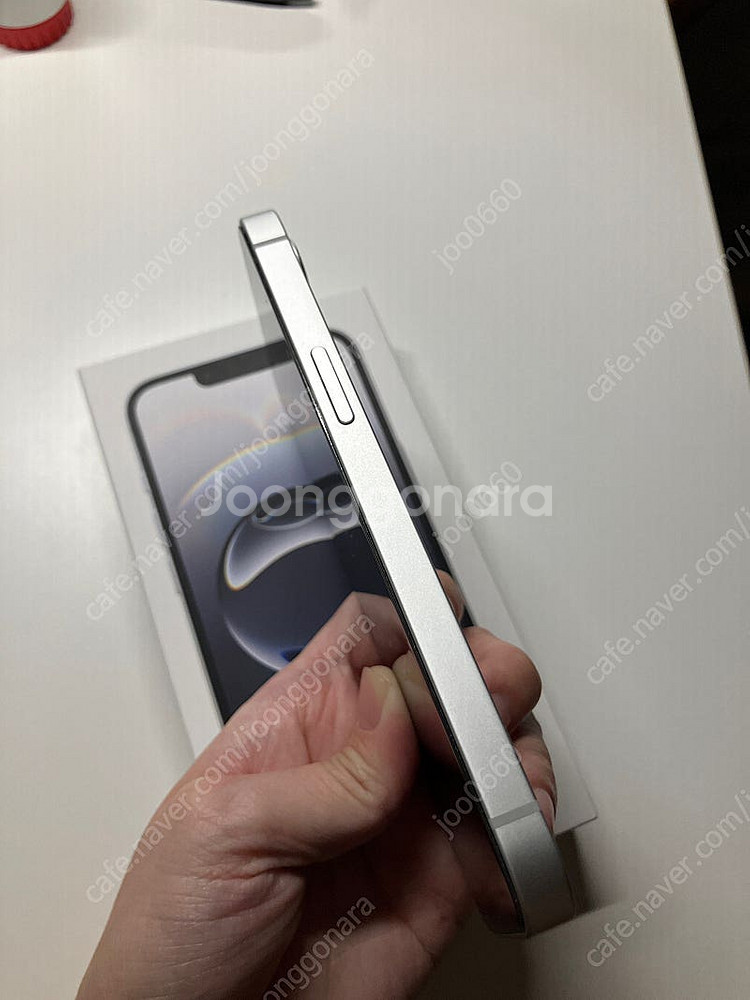 아이폰 16e 화이트 128gb 자급제 풀박스 + 테슬...--1