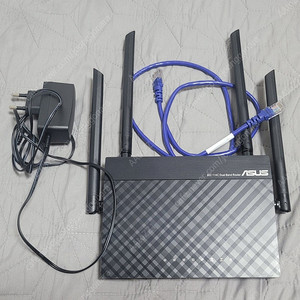 거의 새제품) ASUS RT-AC750L 아수스 유무선 공유기 반값에 처분합니다.
