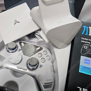 플라이디지 APEX4(아펙스4) 게임패드