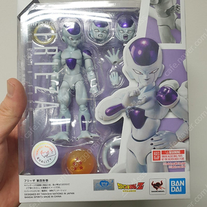 shf 드래곤볼 프리저4형태(최종형태)& 크리링 미개봉 판매합니다