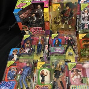 보관피규어 정리합니다. 데블맨. 오스틴파워. 배트맨. 아톰. 디즈니. 크리스마스악몽. 스타워즈 원피스 루팡3세 가면라이더 인디아나존스 코카콜라. 코드기어 글루미 게임소프트 등.