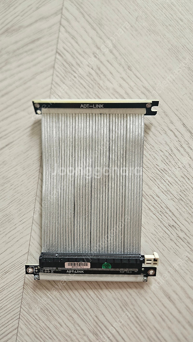 pcie4.0 라이저케이블 팝니다--0