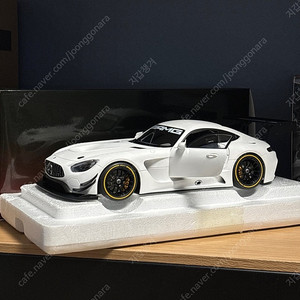 1:18 다이캐스트 (컴포짓, 오토아트) AMGgt3