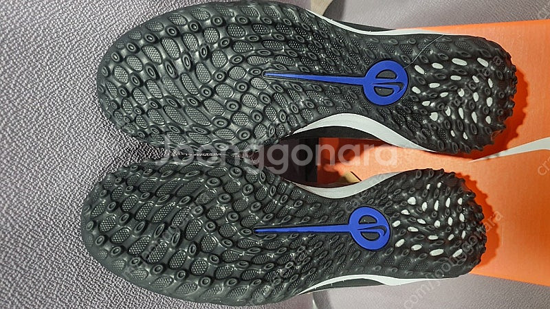 나이키 티엠포 레전드 10 프로 TF 판매합니다.--5