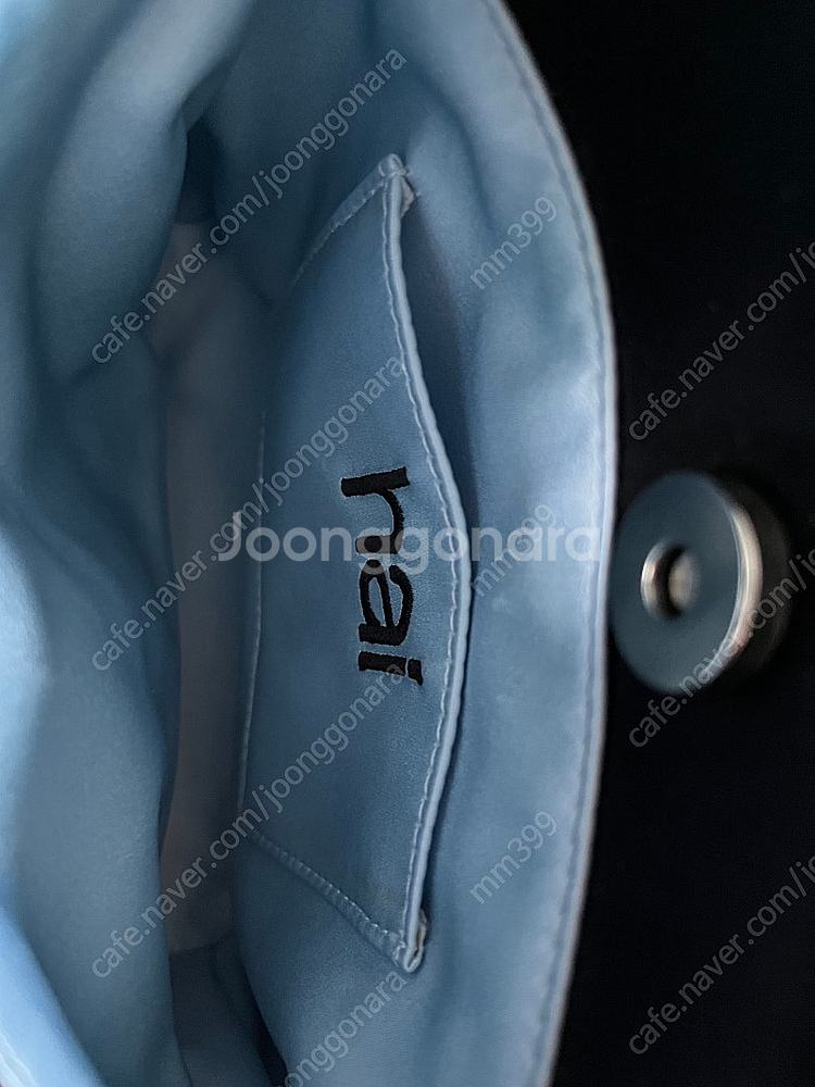 hai 하이 블랙 베라 가방 판매합니다--2