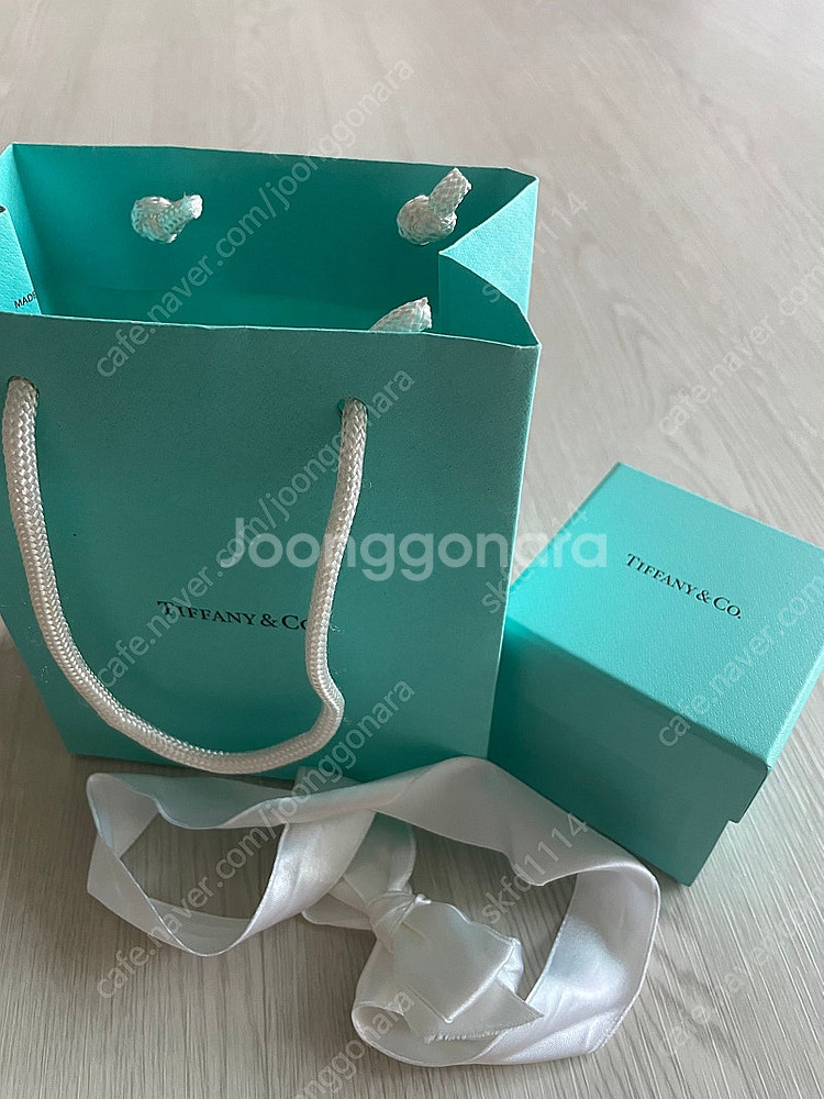 티파니앤코 다이아몬드3p 밴드링--5