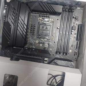 [신림 대학동/직거래 or 택배거래]z590 plus wifi(직8만/택포8.5만) 판매합니다.