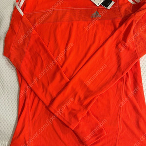 새상품 아디다스 긴팔 티셔츠