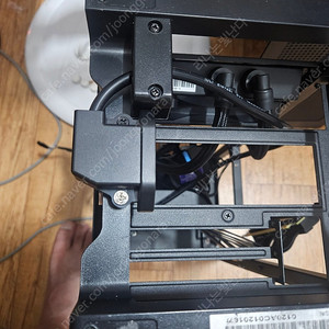 NZXT H1 케이스 팝니다 하자있어서 저렴히팔아요