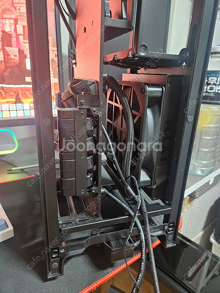 NZXT H1 케이스 팝니다 하자있어서 저렴히팔아요--1
