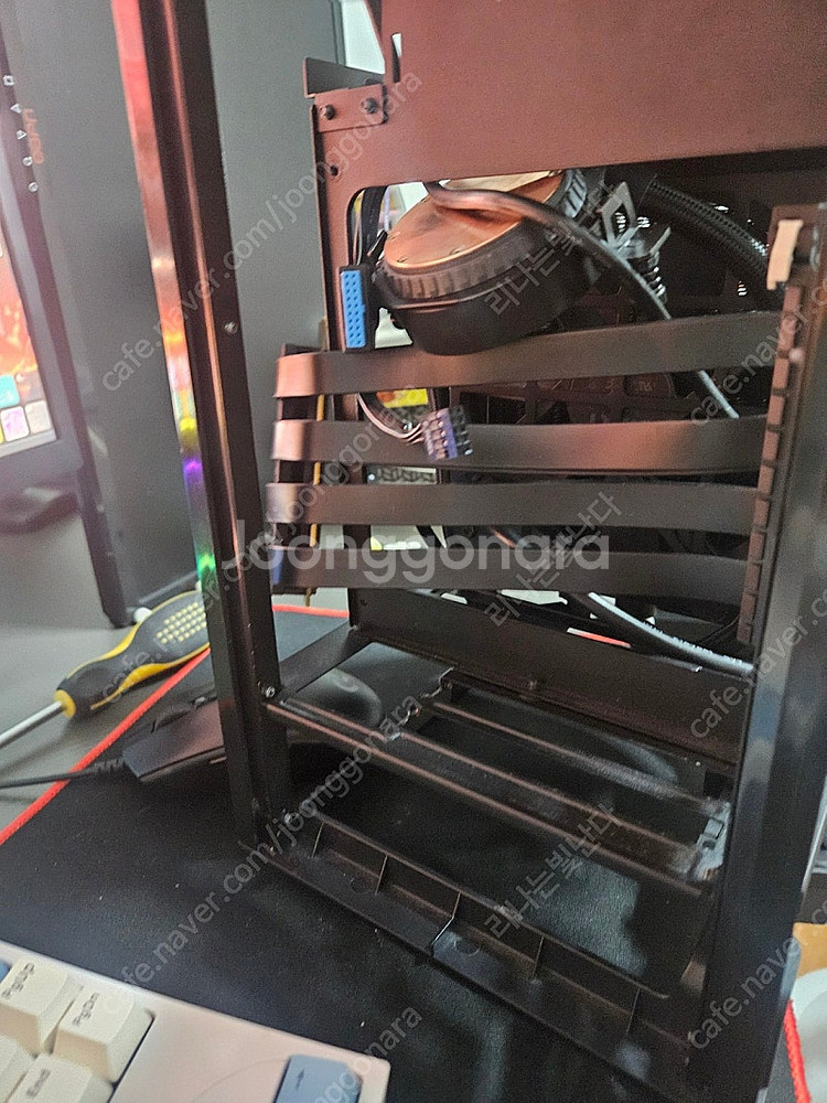 NZXT H1 케이스 팝니다 하자있어서 저렴히팔아요--2