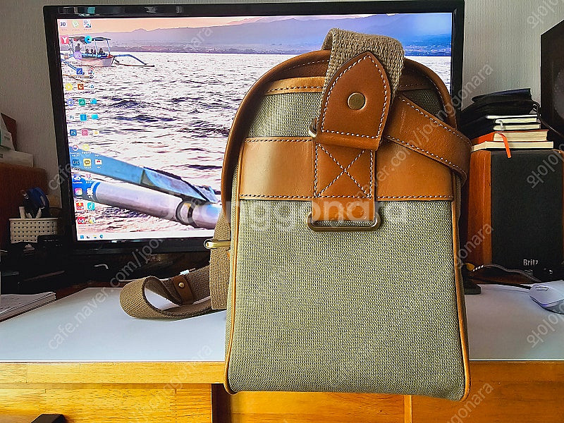 헤링본(Herringbone) 카메라 숄더백 팝니다.--2