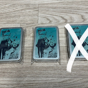 아이유 미개봉 포토카드 세트 싸게 처분합니다