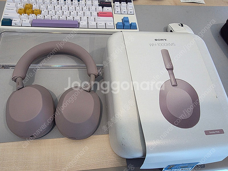 소니 wh1000xm5 헤드폰 스모키 핑크 판매합니다....--0