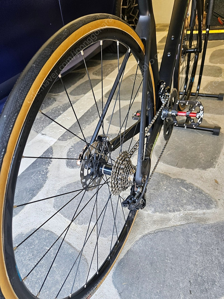 인피자 엘리우스D (에스웍 랩핑) 카본 105급 이미지