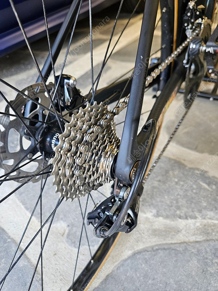 인피자 엘리우스D (에스웍 랩핑) 카본 105급 이미지