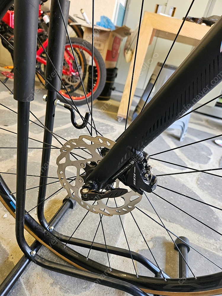 인피자 엘리우스D (에스웍 랩핑) 카본 105급 이미지