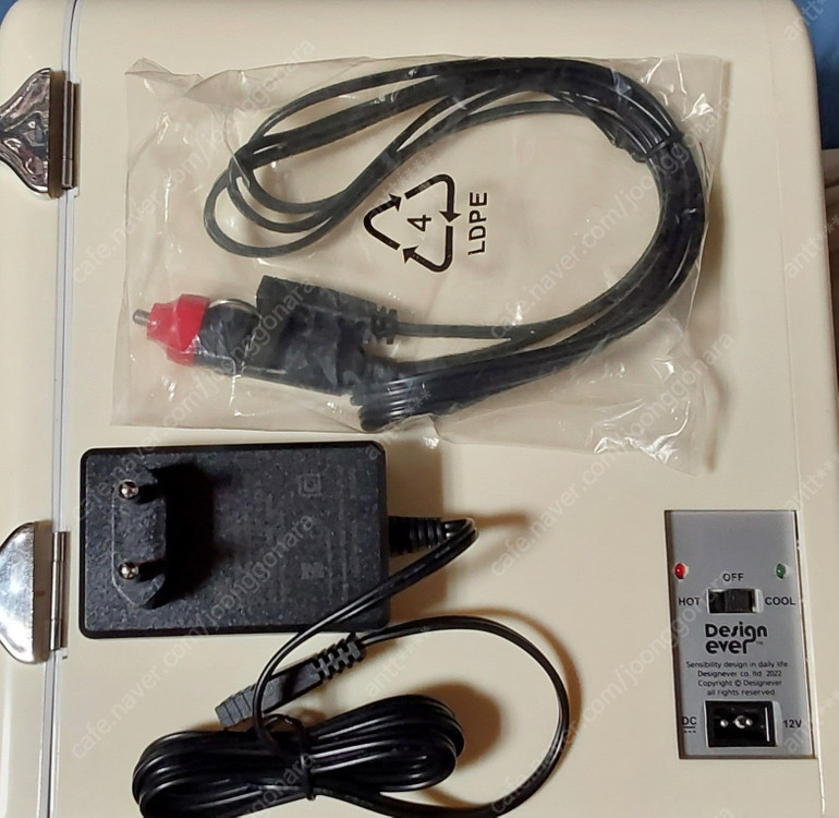 디자인에버 4L 차량용냉장고(캠핑용), 화장품냉장고 겸용 (온장고로도 가능) 미개봉 새제품 팝니다 이미지