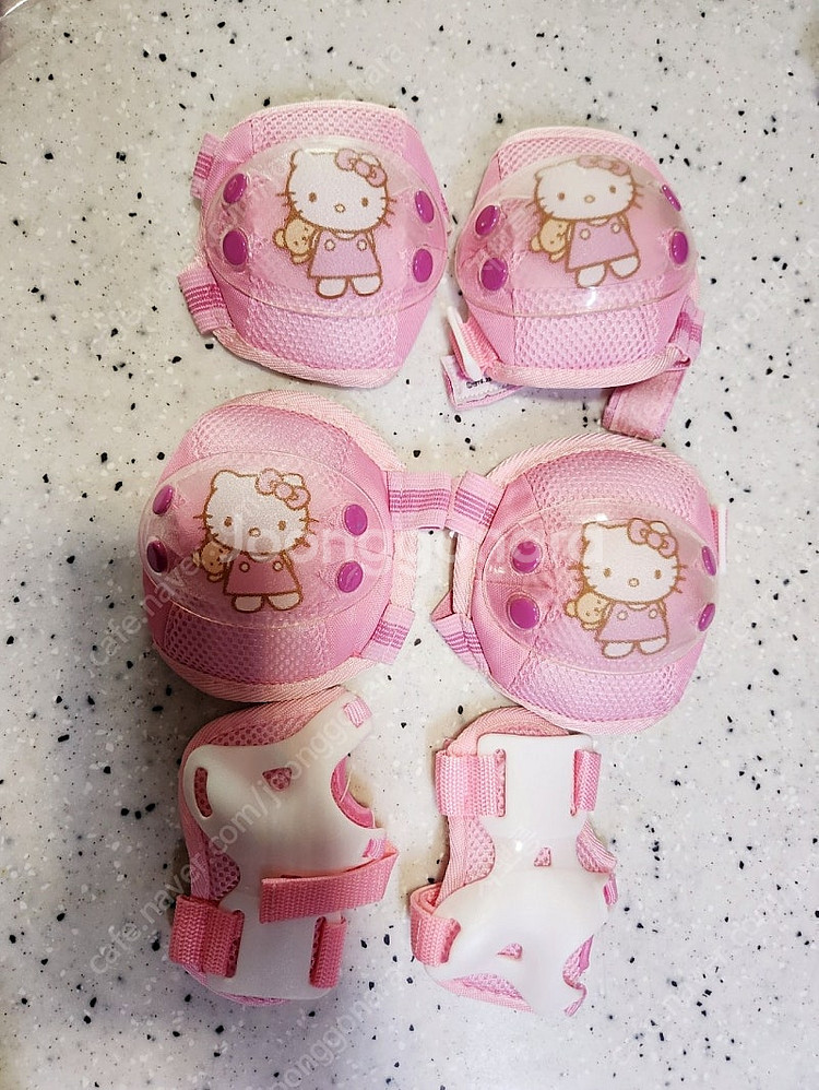 헬로키티 유아동3종보호대셋트--1