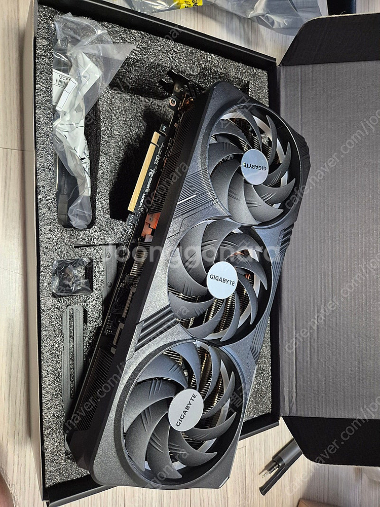 기가바이트 4080 super gaming oc--4