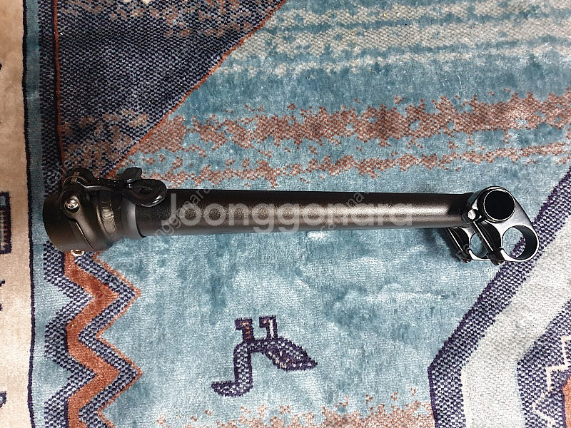 다혼 T형(오른쪽으로 접힘)검정색 핸들포스트(길이 370mm, 각도 12도) + 다혼순정 가변스템 판매합니다--0