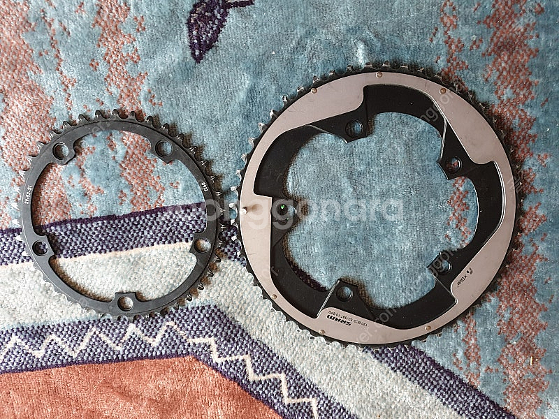 스램 레드22(sram red22) 체인링 (bcd130 53-39t)(히든볼트방식) 판매합니다--0