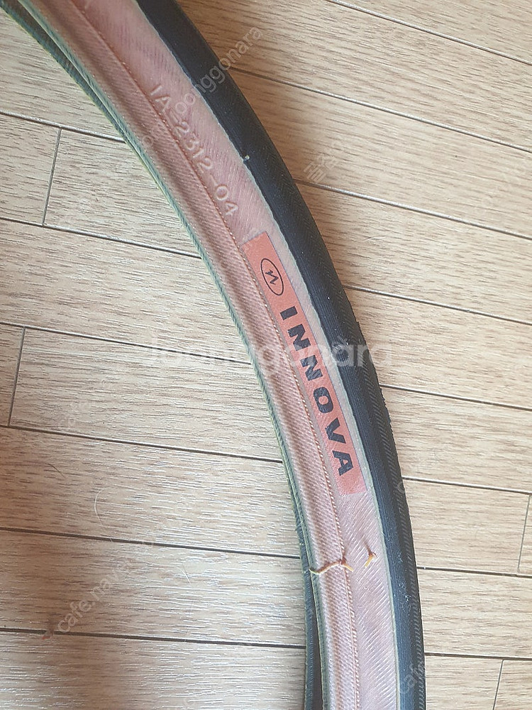 20인치 451사이즈(1-1/8)이노바(INNOVA) 타이어(와이어비드) 2개(한대차분무주행)판매합니다--3