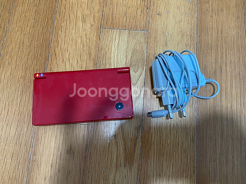 닌텐도dsi 레드(게임많음)+정품충전기 판매해요--0