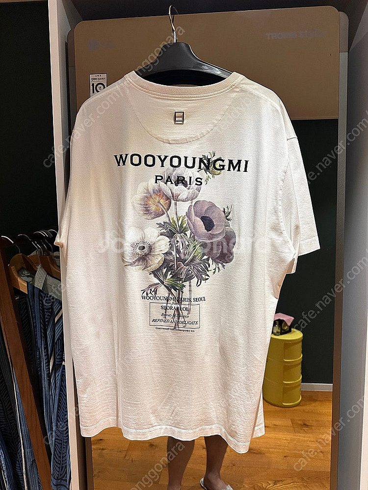 우영미 23FW 플라워 백로고 화이트 반팔 50--0