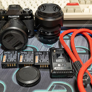 후지필름 X-T50 블랙 (렌즈 2종, 배터리 3개) 팝니다