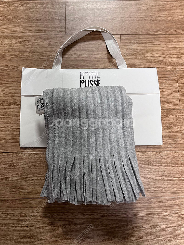 옴므플리세 머플러 목도리 스톨 라이트그레이 판매합니다--0