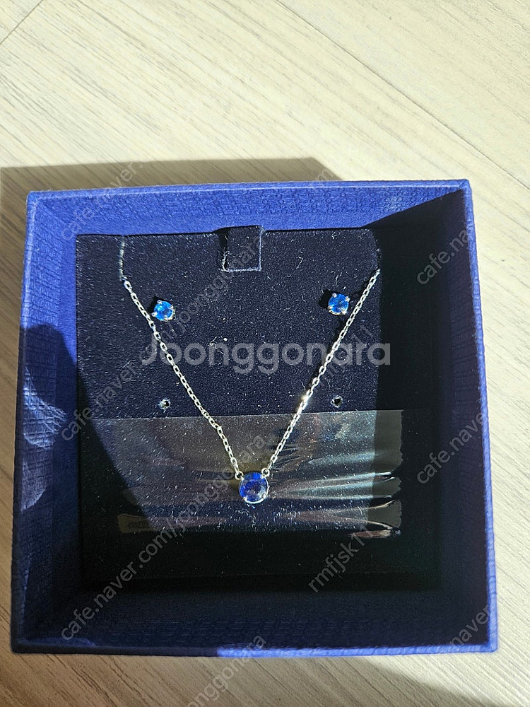 스와로브스키 목걸이 귀걸이 세트 팔찌 등등 소장품 저렴하게 판매합니다.--8