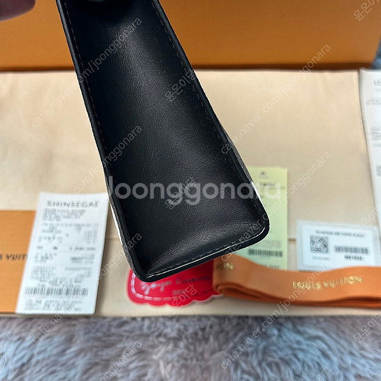 [한정판] 루이비통 쿠사마 야요이 포쉐트 보야주 클러치--3