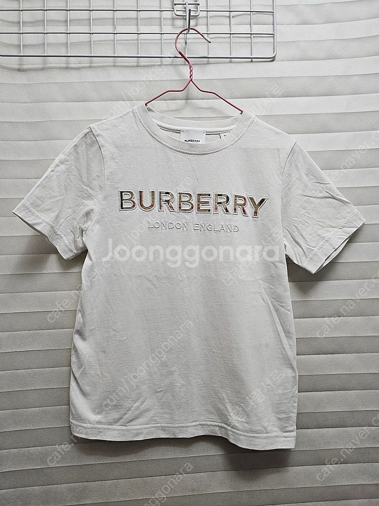 버버리 키즈 로고 반팔 티셔츠 사이즈 8y 128cm--0