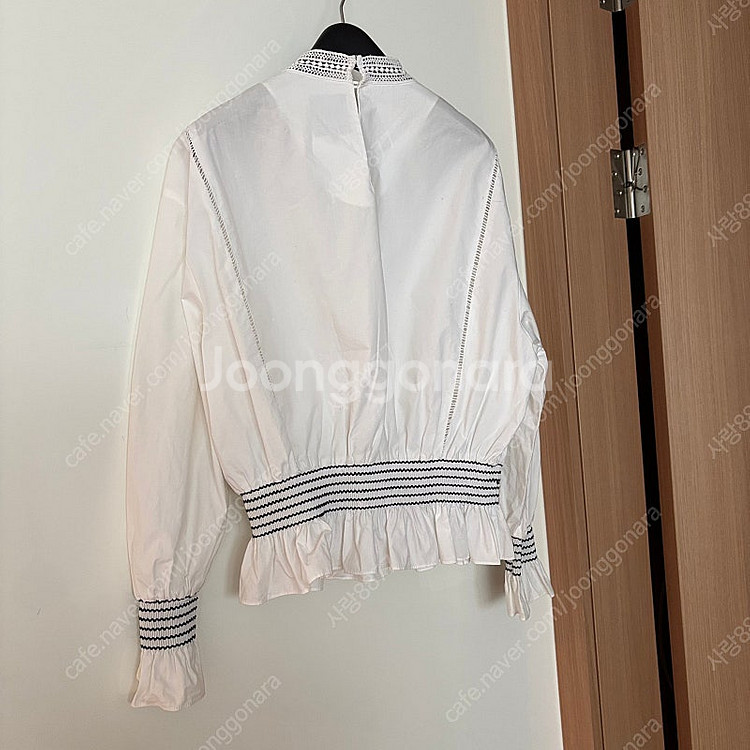 SJYP 스티브제이앤요니피 펀칭 바스락 레이스 블라우스...--7
