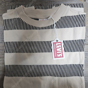 리바이스 LVC 1960's 자카드 티셔츠 피아노 키 블랙 앤 에크루 M 사이즈 팝니다.