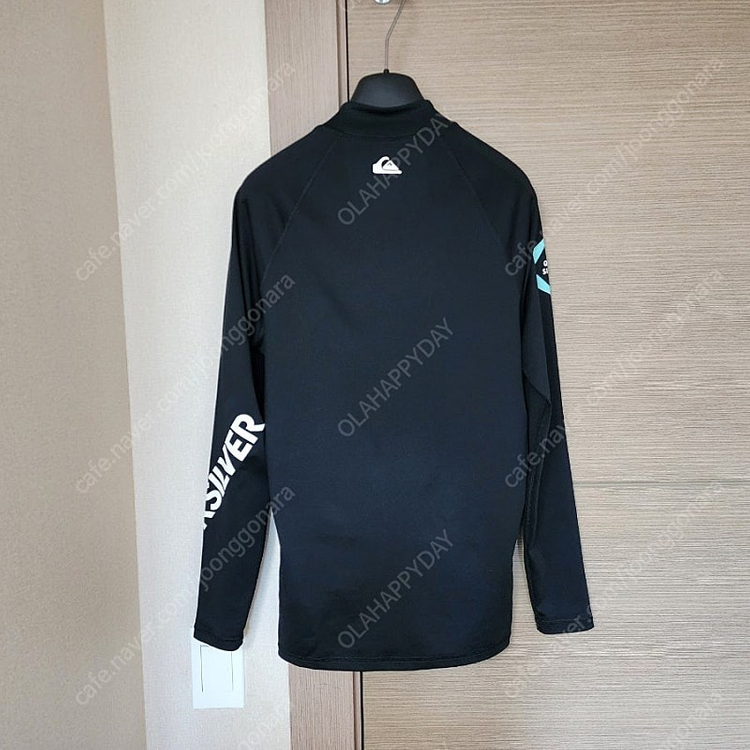 퀵실버 집업래쉬가드 M 사이즈 판매합니다--1