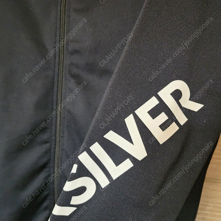 퀵실버 집업래쉬가드 M 사이즈 판매합니다--3