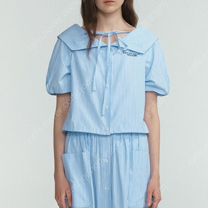 라인스튜디오원 스트라이프 플랫카라 블라우스