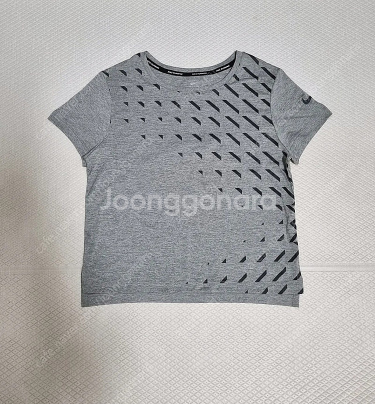 나이키 드라이핏 반팔 티셔츠(S)--0