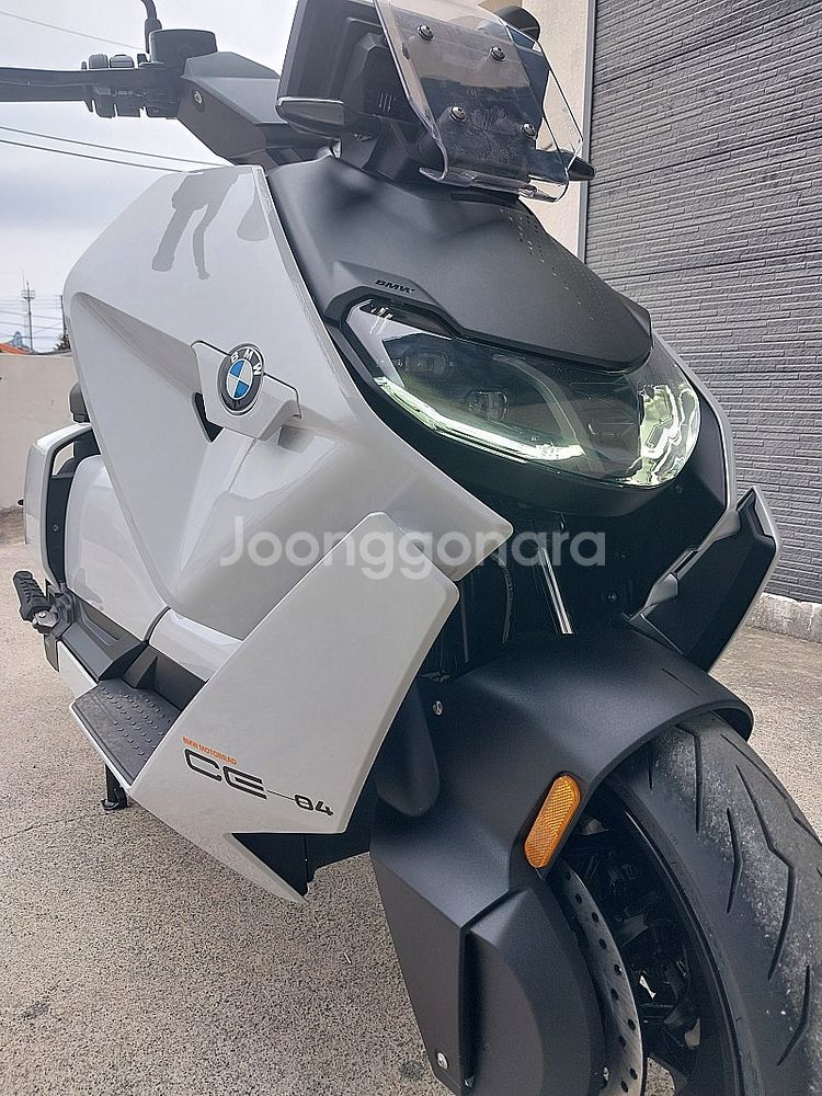 bmw ce04--2