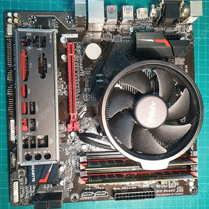 라이젠5 1600 + GIGABYTE GA-AB350M-Gaming 3 + 메모리 16기가 판매합니다 (배송비 포함)