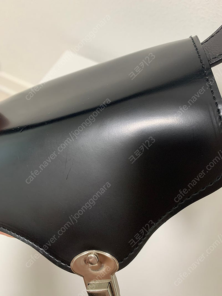 꼼데가르송 플랩 미니 소가죽 탑핸들 새들 핸드백--8