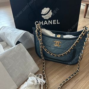 샤넬 시즌호보 데님백550만착불(오늘/새상품컨디션)CHANEL