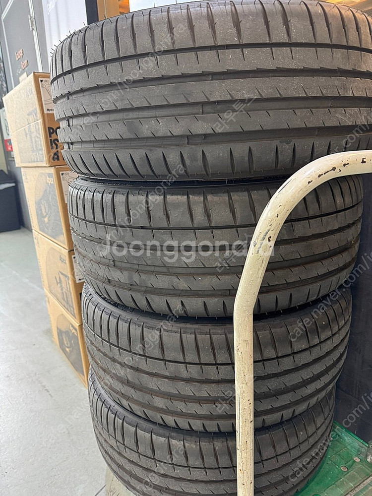 미쉐린 PS4 215/40R/18 한대분 판매--3