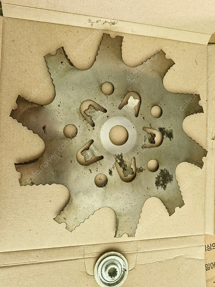 디월트 전동 예초기 날+만조 택포 2만--1