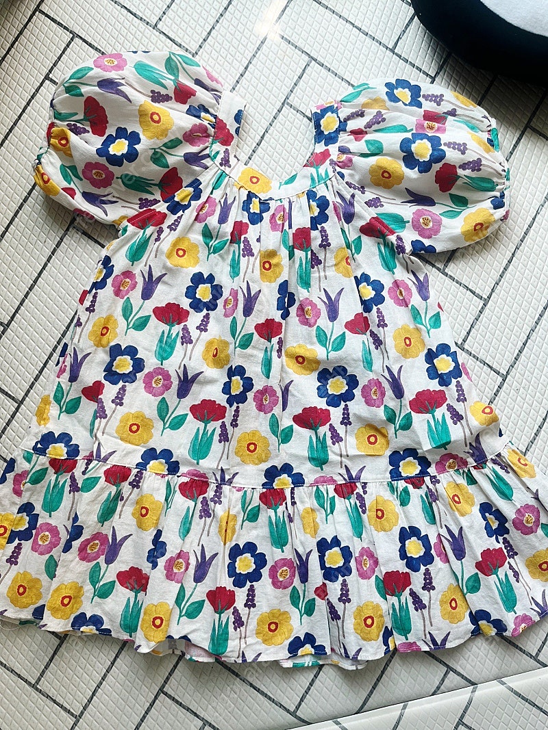 리미떼두두 원피스 팝니다.