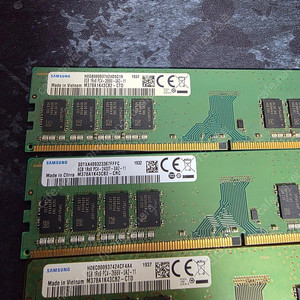 삼성전자 DDR4 8GB PC4 21300 2666V 데스크탑 메모리 팝니다.